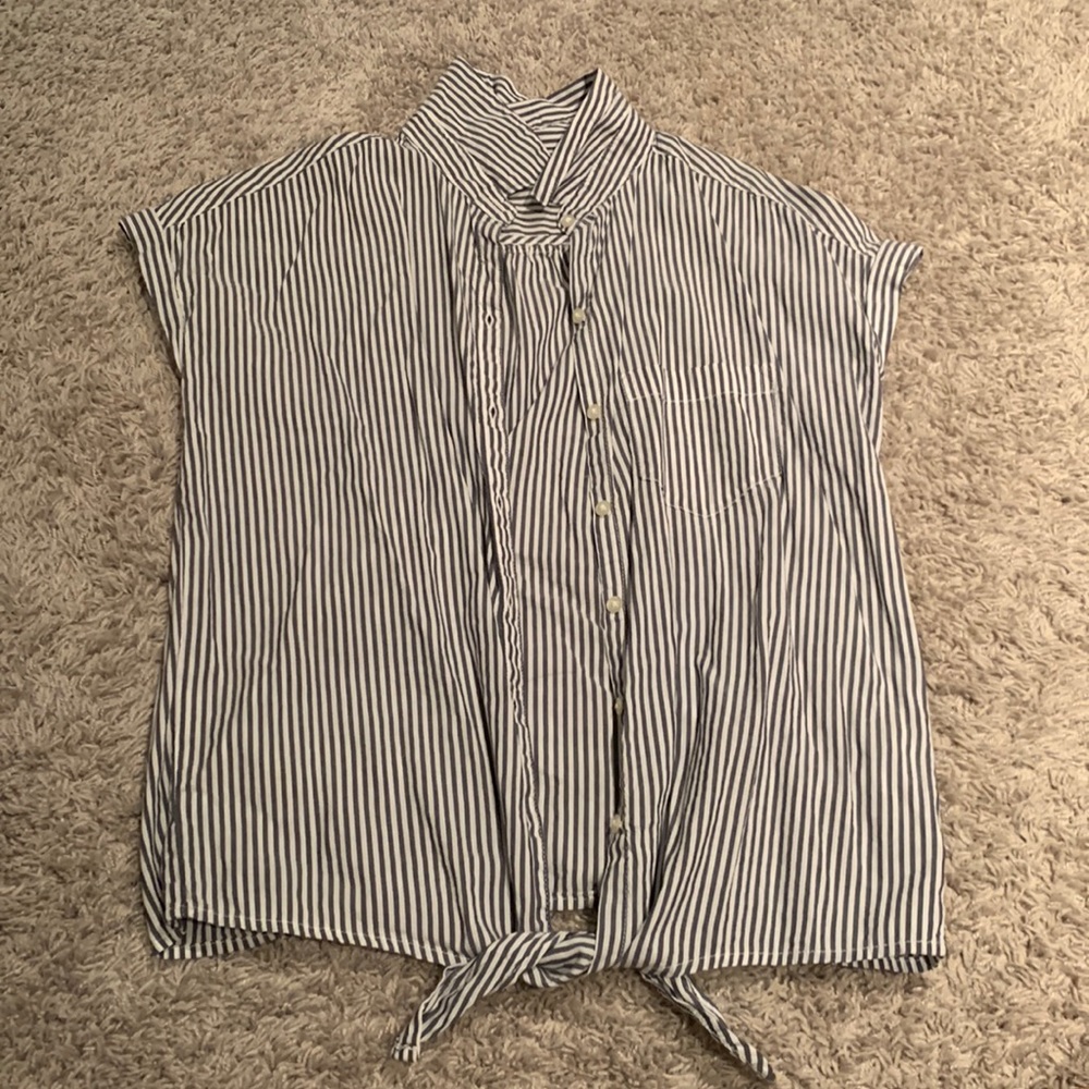 Old navy shirt with tie front